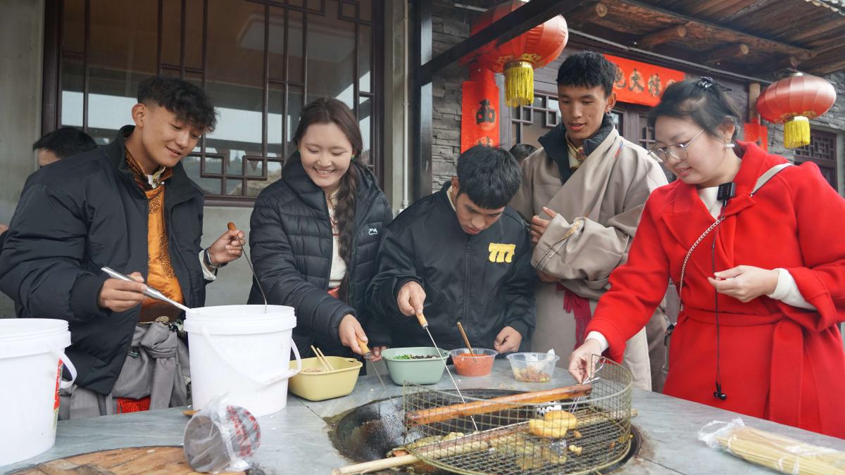 微信图片_2025-12-08_144637_443_副本.jpg